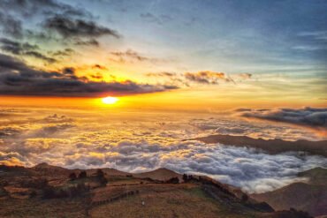 Turismo en Salinas de Guaranda con paisajes andinos y comunidades locales