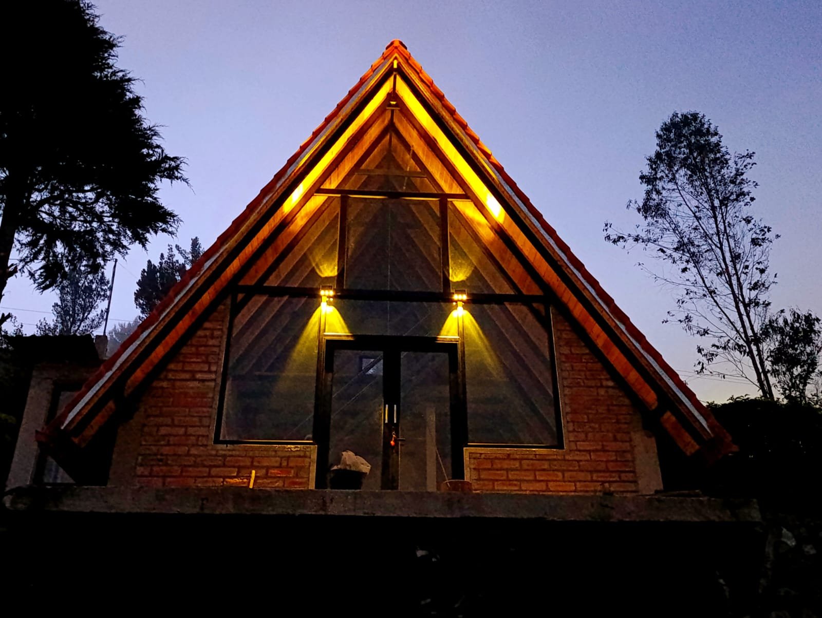 Glamping en Salinas de Guaranda, alojamiento turístico entre montañas y naturaleza en la provincia de Bolívar, Ecuador.