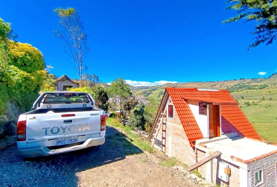 Glamping en Salinas de Guaranda con cabañas familiares y paisaje andino